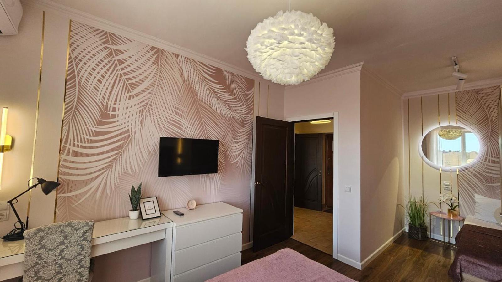 Soft Pink Apartment Mukácheve Exterior foto